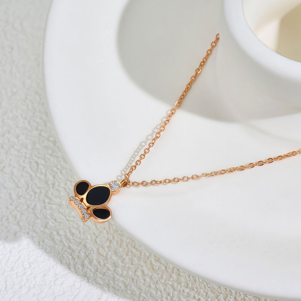 Titanium Steel Rose Gold Collarbone Chain Black And White Shell Crown Pendant Necklace Female Niche Versatile