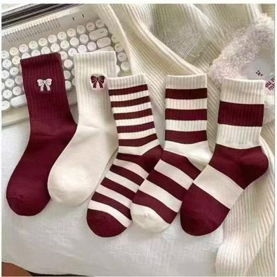 Angolanische Rote Socken Damen Mid-Calf Socken Schmetterlingsfest Weinrot Herbst und Winter Lässig und Vielseitig Lange Wadensocken