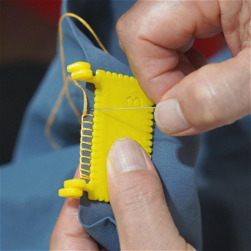2-Piece Clip-on Sewing Tool - Durable Plastic Edge Lock Knitting Tool, Removable, Good Fixing, Hand Assist for the elderly,DIY Hand Sewing Accessories