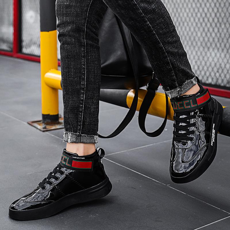 Zapatos altos de otoño para hombre 2024, nueva versión coreana de zapatos planos de estudiante de moda, zapatos casuales dorados, zapatos de skate