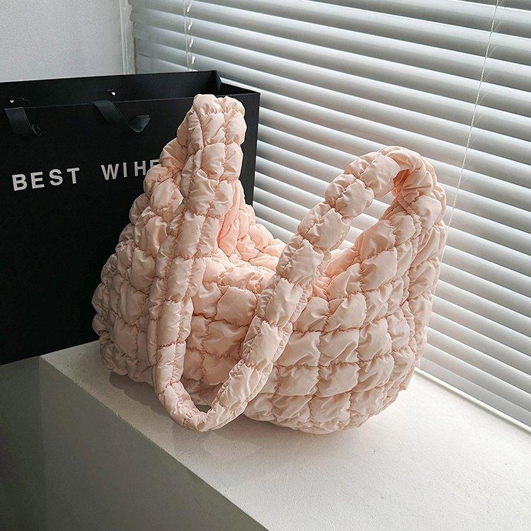 New Fashionable Pleated Cloud Bag Versatile Single Shoulder Portable Dumpling Bag Large Capacity Down Cotton Underarm Women's Bag