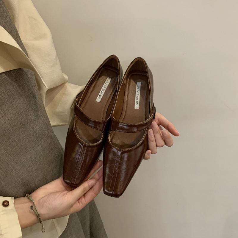 French Retro Temperament Light Mouth Single Shoes Girl 2025 Spring New Fairy High Sense Low Heel Mary Jane Small Leather Shoes