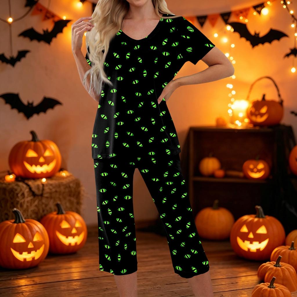 Women Two Piece Halloween Print Lounge Set Short Sleeve Top and Capri Pants Casual Pajama Set for Relaxed Fit