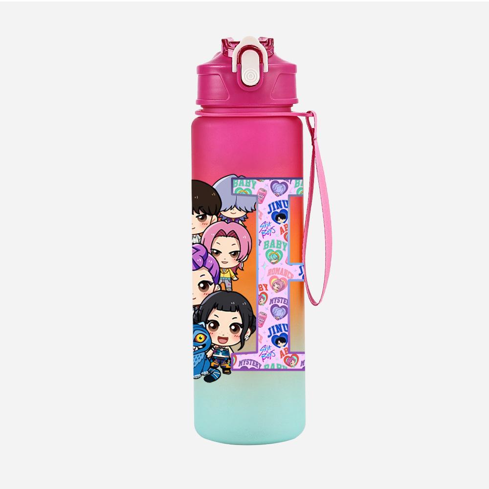 26 Lettere Inglesi K-Pop Demon Hunters Stampato 750ml Borraccia Grande Capacità Tazza da Bere Portatile Sport all'Aperto Tazza da Acqua Regalo per Bambini
