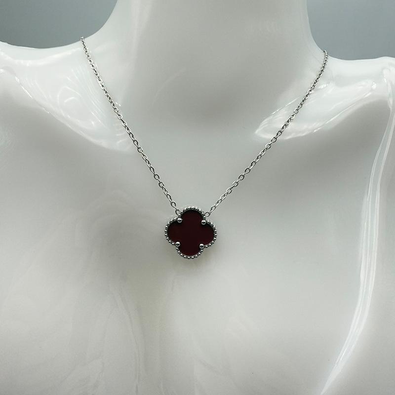 Temperament Socialite Lucky Four-leaf Clover Titanium Steel Necklace Female Internet Celebrity Light Luxury Five-flower Clavicle Ladies Necklace