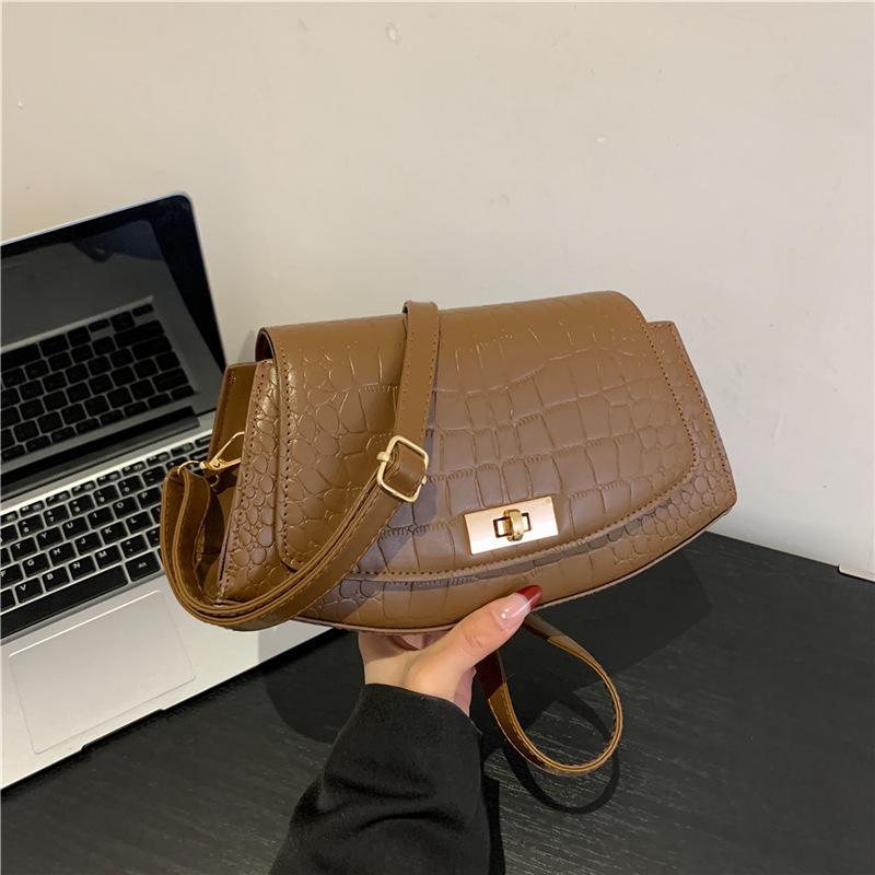 

Small bag women s 2024 winter new Korean version of casual foreign style shoulder bag simple fashion trend messenger small square bag