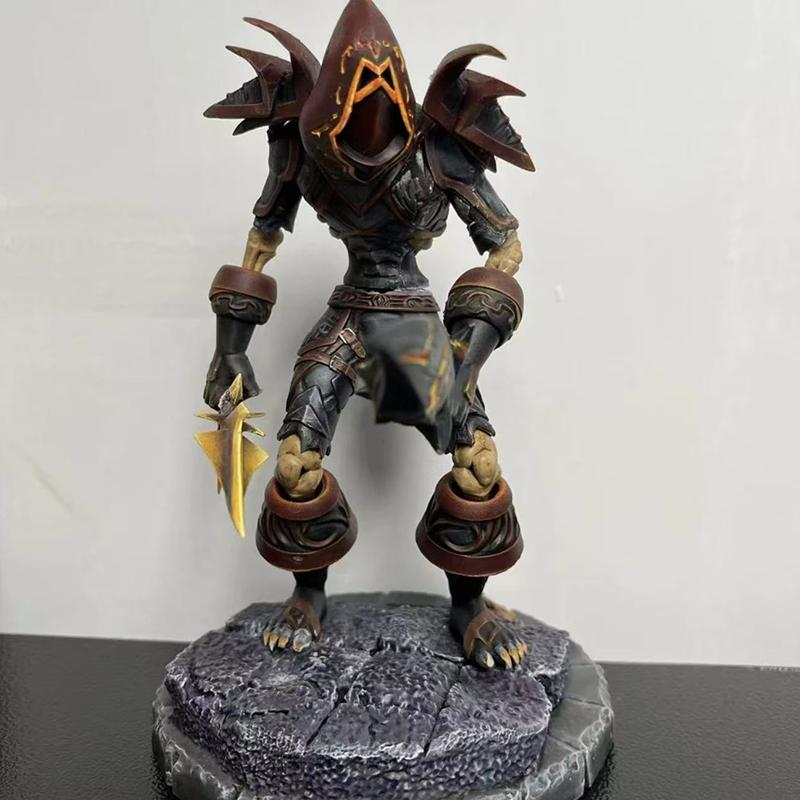 

Warcraft Bloody Tooth Thief Action Figure Cartoon Desktop Case Ornament GK Garage Kit Collectible Statue for Fans