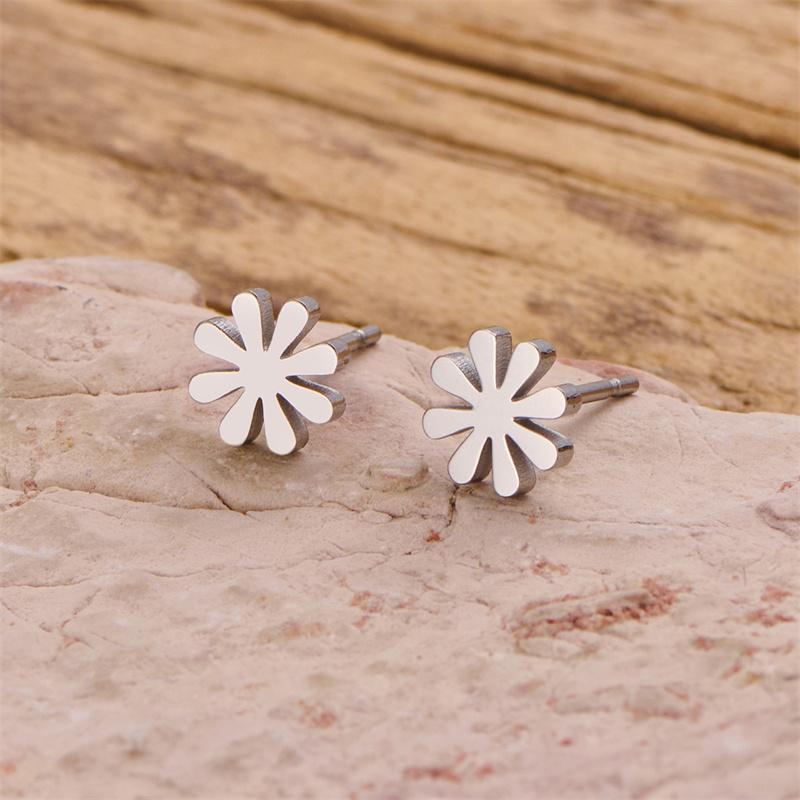 

Vintage Daisy Sakura Lily Ear Studs For Girl Stainless Steel Fashion Floral Statement Earings Flower Zircon Gifts