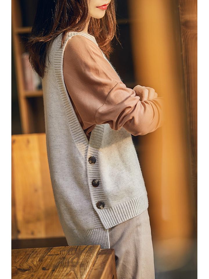 

Women s College Style Wool Knit Vest - Round Neck, Buttoned Waistcoat, Loose Fit, Large Size, Autumn/Winter Collection. XXL