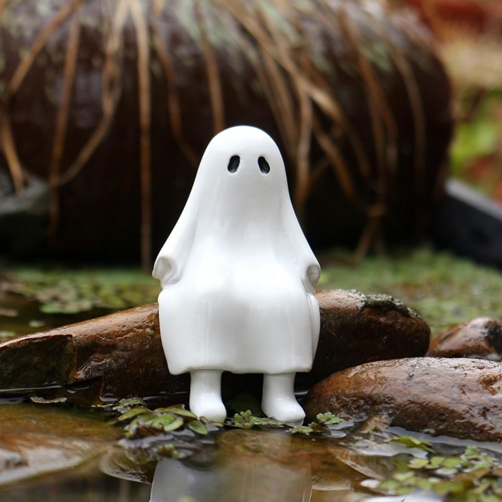 Scene Prop Resin Halloween Ghost Figurine Cartoon Decorative Small Sculpture Funny Ghost Ornament Windowsill Decoration