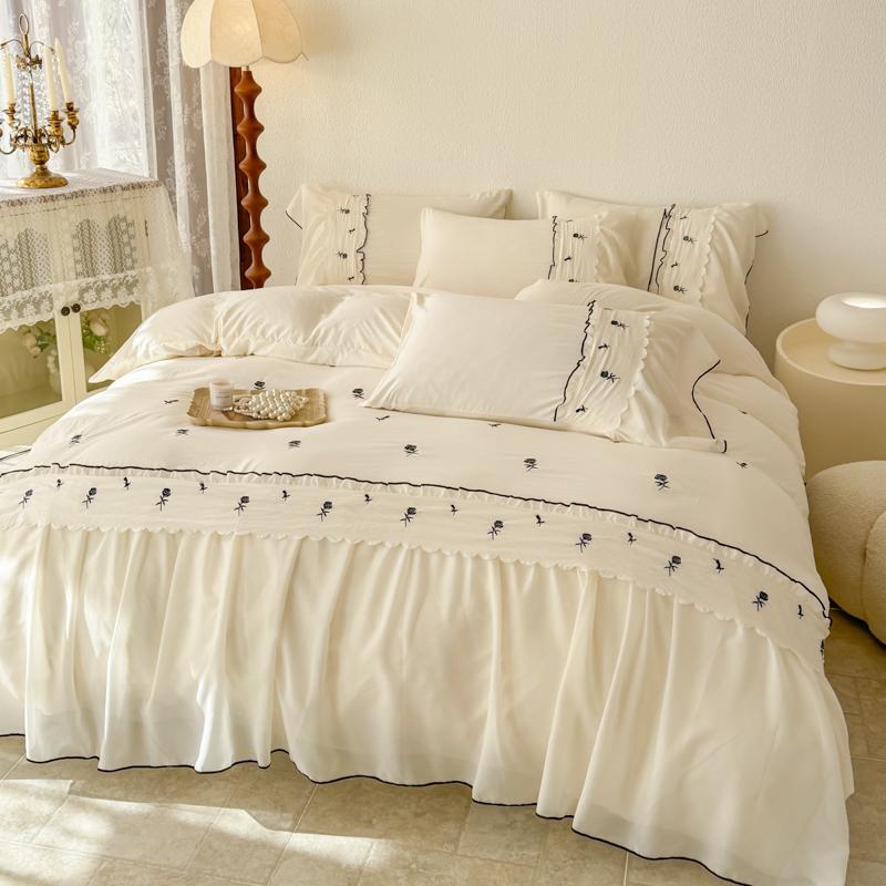 Korean Princess Style Lace Ruffles Rose Embroidery Wedding Bedding Set Duvet Cover Set Flat/Fitted Bed Sheet Pillowcases 4Pcs