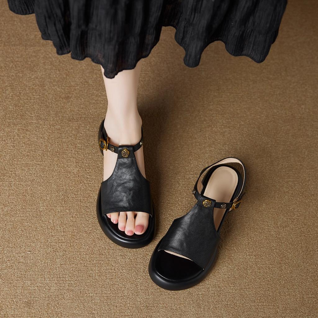 Version aus weichem Leder~ Sandalen mit runder Spitze und Kamelie mit offenem Zeh für Damen, Sommer 2025, neu, Römersandalen mit dicker Sohle, Retro, lässig