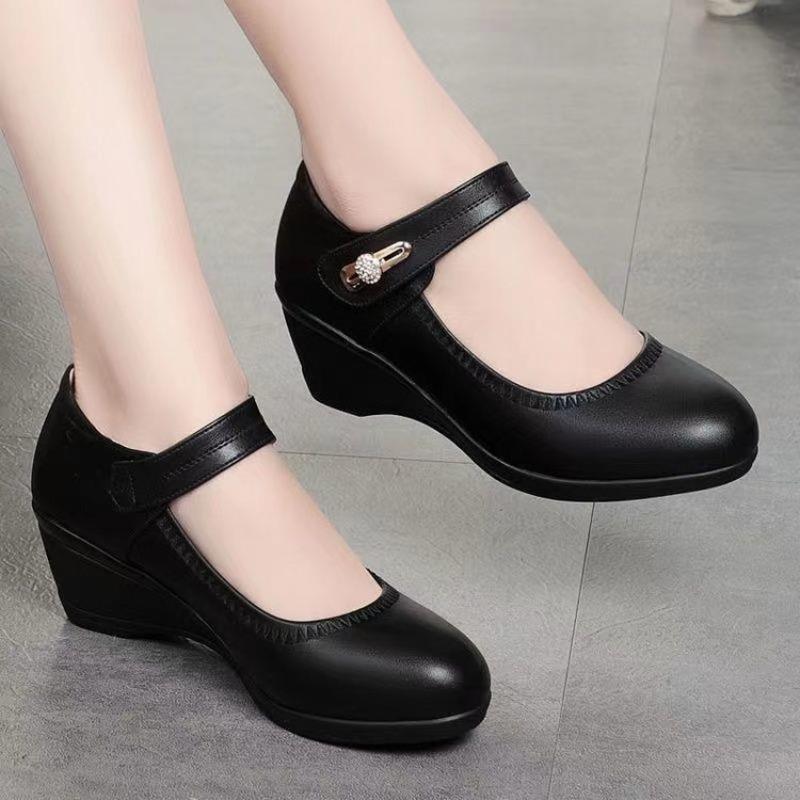 Mom shoes new round head shallow mouth Velcro simple single shoes middle heel thick sole professional single shoes