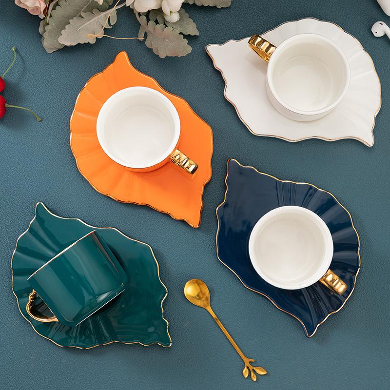 

Легка розкішна керамічна чашка для кави Ins Style Cup Design Niche Cup Cup Afternoon Tea Mug Exquisite Cup Table Set 240ML безодня