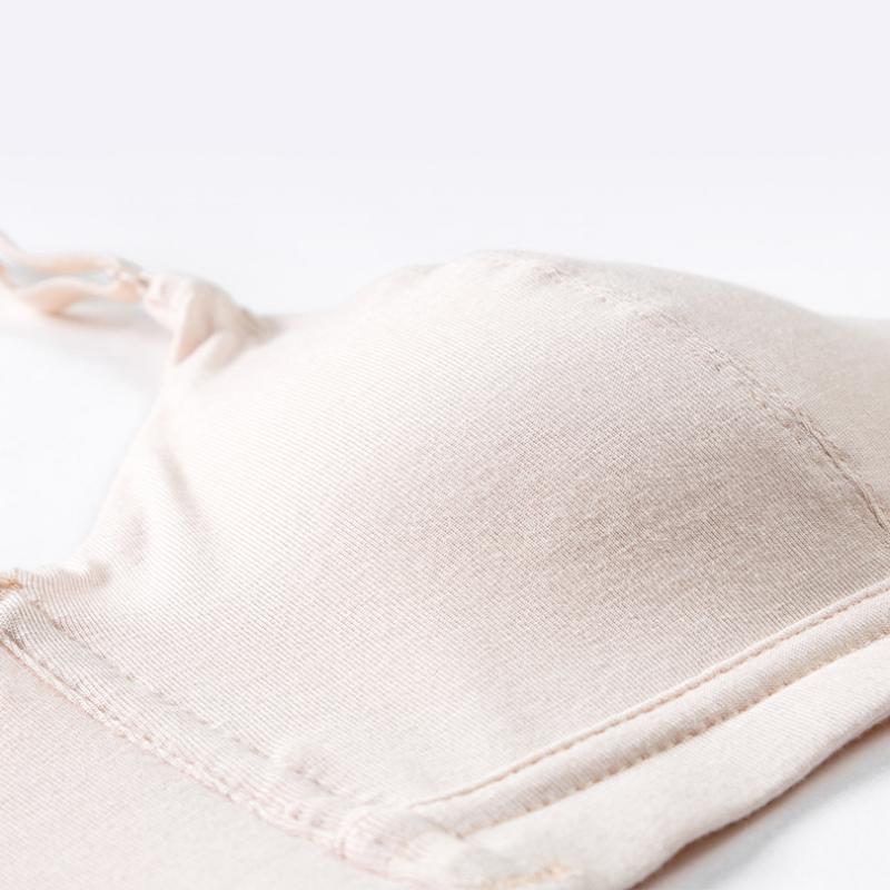 Sweet and Lovely Lingerie with A Comfortable, Breathable Fit and Removable Breast Pads for A Non-steel Ring Bra