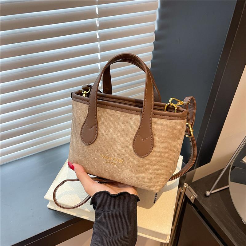 Niche High-end Small Bag Women's New Trendy and Versatile Shoulder Messenger Bag Fashionable Portable Bucket Bag