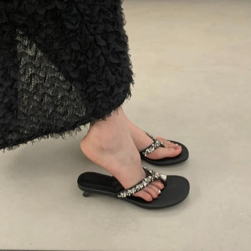 

Fashion 2025 Wear Round-toe Rhinestone Clip-foot Special-shaped Heel Flip-flops Women s Summer Non-slip Wear-resistant Cool Slippers 35 чёрный