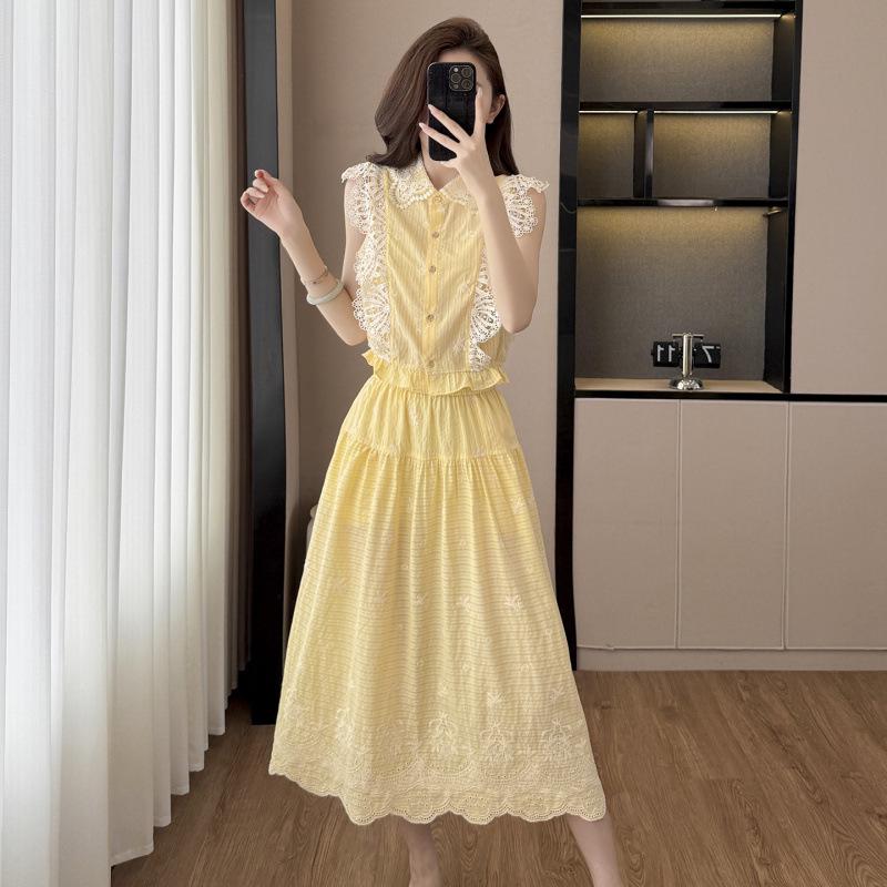 

2026 Summer Embroidered Lace Collar Two-Piece Set for Special Occasions Small