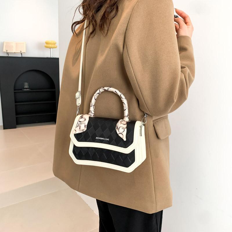 Fashionable Minimalist Crossbody Bag Chic Small Square Handbag For Daily Use In Various Colors