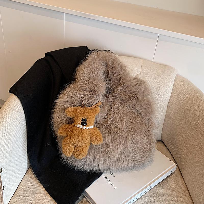 Korean Version of Fashion Plush Bag Women's Shoulder Bag 2025 Autumn and Winter New Hand Carry Plush Bag Cute Bear Bag