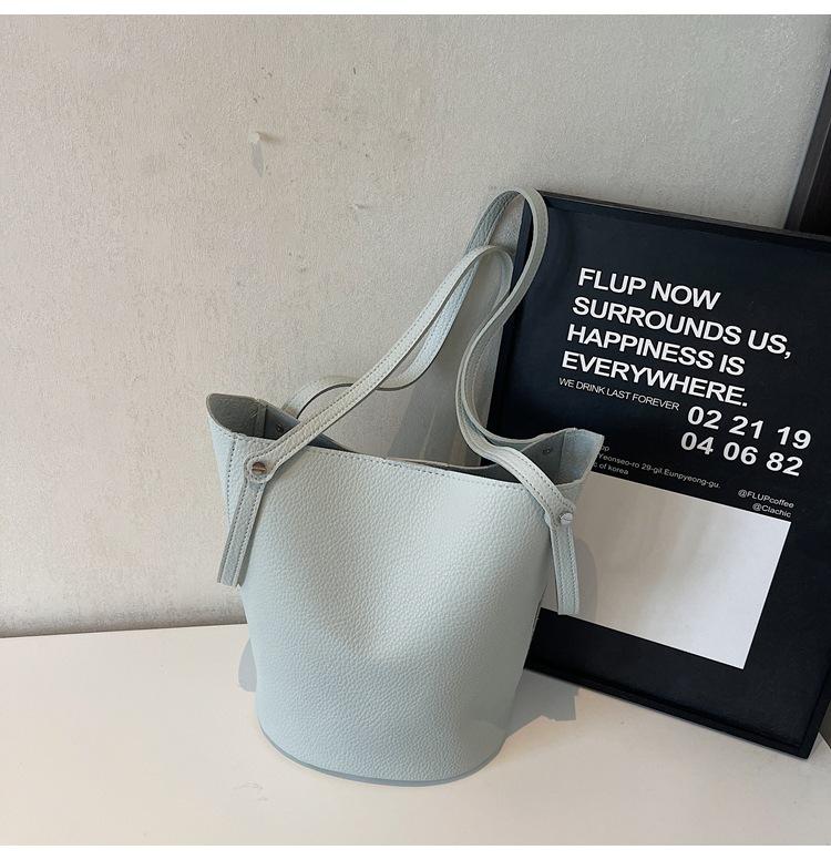 Light luxury bucket bag women's 2025 new spring and summer large-capacity high-grade texture versatile commuter messenger shoulder bag