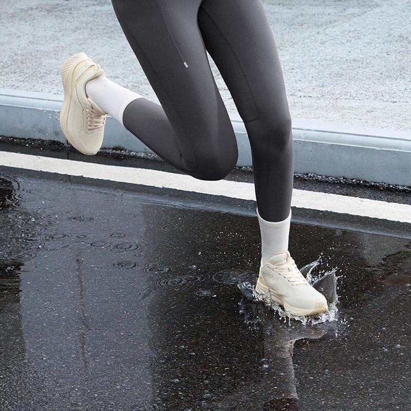 361° Women's Fengyi Rain Shield Water-Repellent Running Shoes