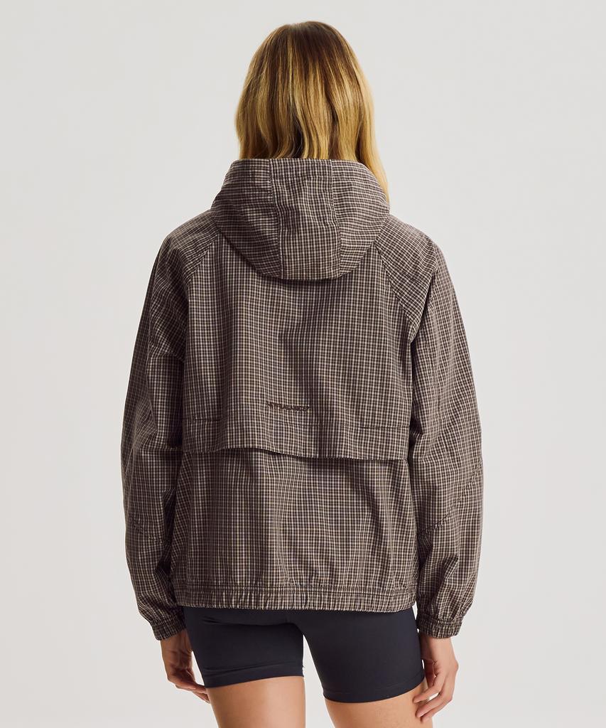 New Balance Nbnag3W822 / Women Allday Hooded Windbreaker (Chocolate)