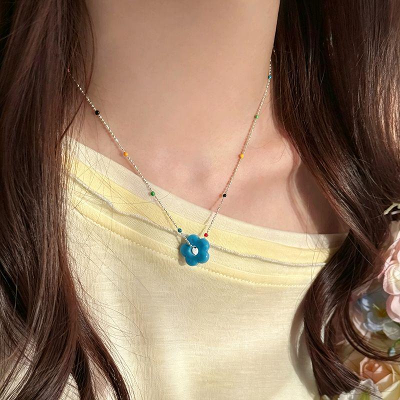 Rainbow Dopamine Flower Beaded Necklace for Women – Exquisite Niche Design Clavicle Chain