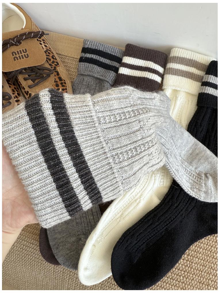 Women's Wool Mid-Calf Socks: Thickened Autumn/Winter Brown Slouch & Gray Stirrup Warmers