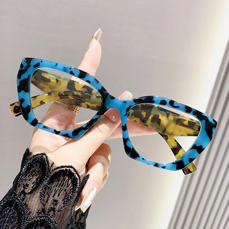 Leopard Print Retro Large Frame Reading Glasses for Women - Trendy European & American Style