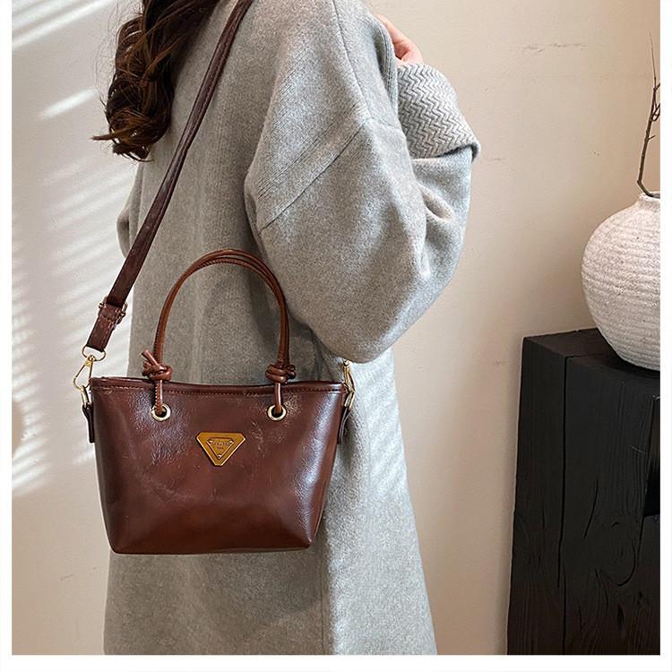 Style Street Retro Golden Label Decoration Women Single Shoulder Bag Bucket