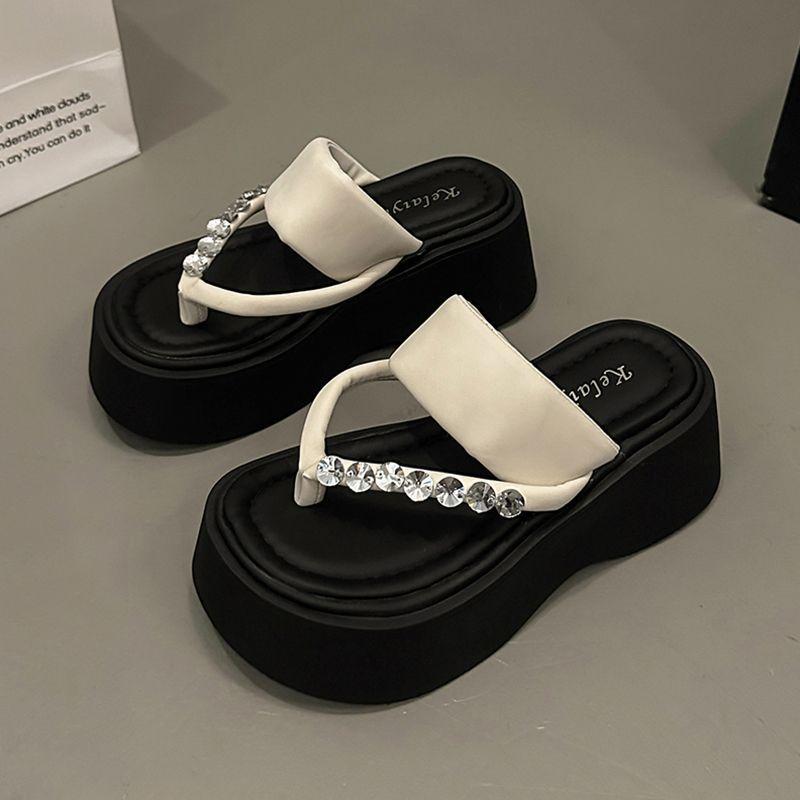New thick-bottomed flip-flops women wear fashionable rhinestone toe cool slippers in summer