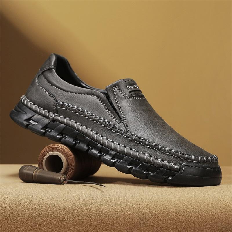Fashion Fashion Mens Loafer Soft Shoes Split Leather Slip-On Classic Sneakers Male Casual Brand Spring Flat Design Loafers Driving Shoes