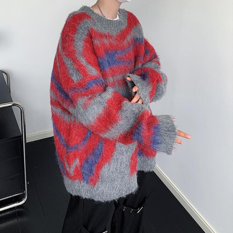 Men's Striped Mink Velvet Sweater: Trendy Japanese Style, Youthful Round Neck Pullover for Autumn and Winter.