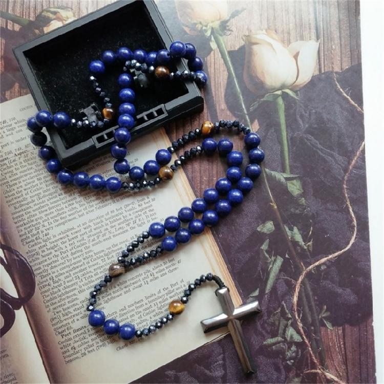 Blaue Steinkreuz-Halskette Maskuliner Schmuck für modebewusste Männer