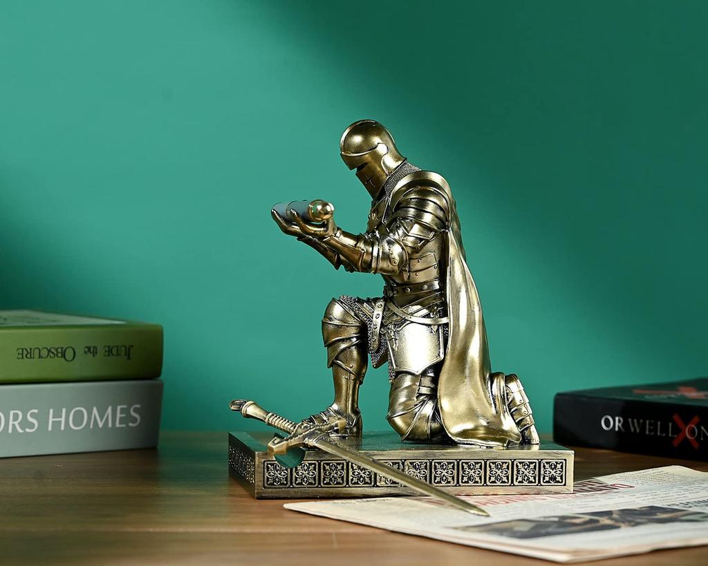 HDMbigmi Kingsguard Leader Cloaked Warrior Knight Pen Holder Mobile Phone Stand Ornament Knight Statue Pen Stand Paperweight with Metal Sword Letter