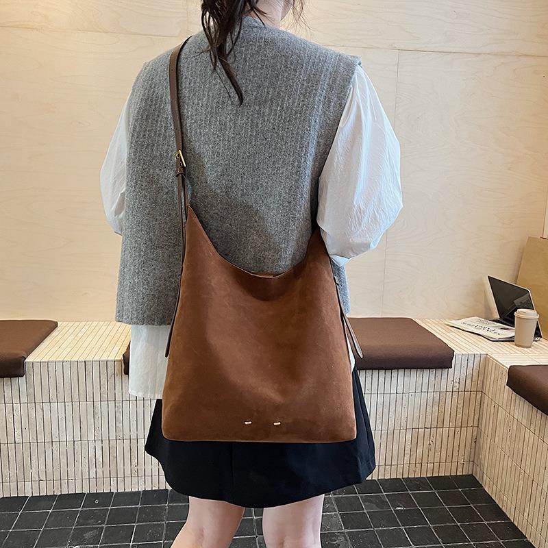 Vintage matte tote bucket bag niche trend commuting lazy wind simple shoulder oblique span bag
