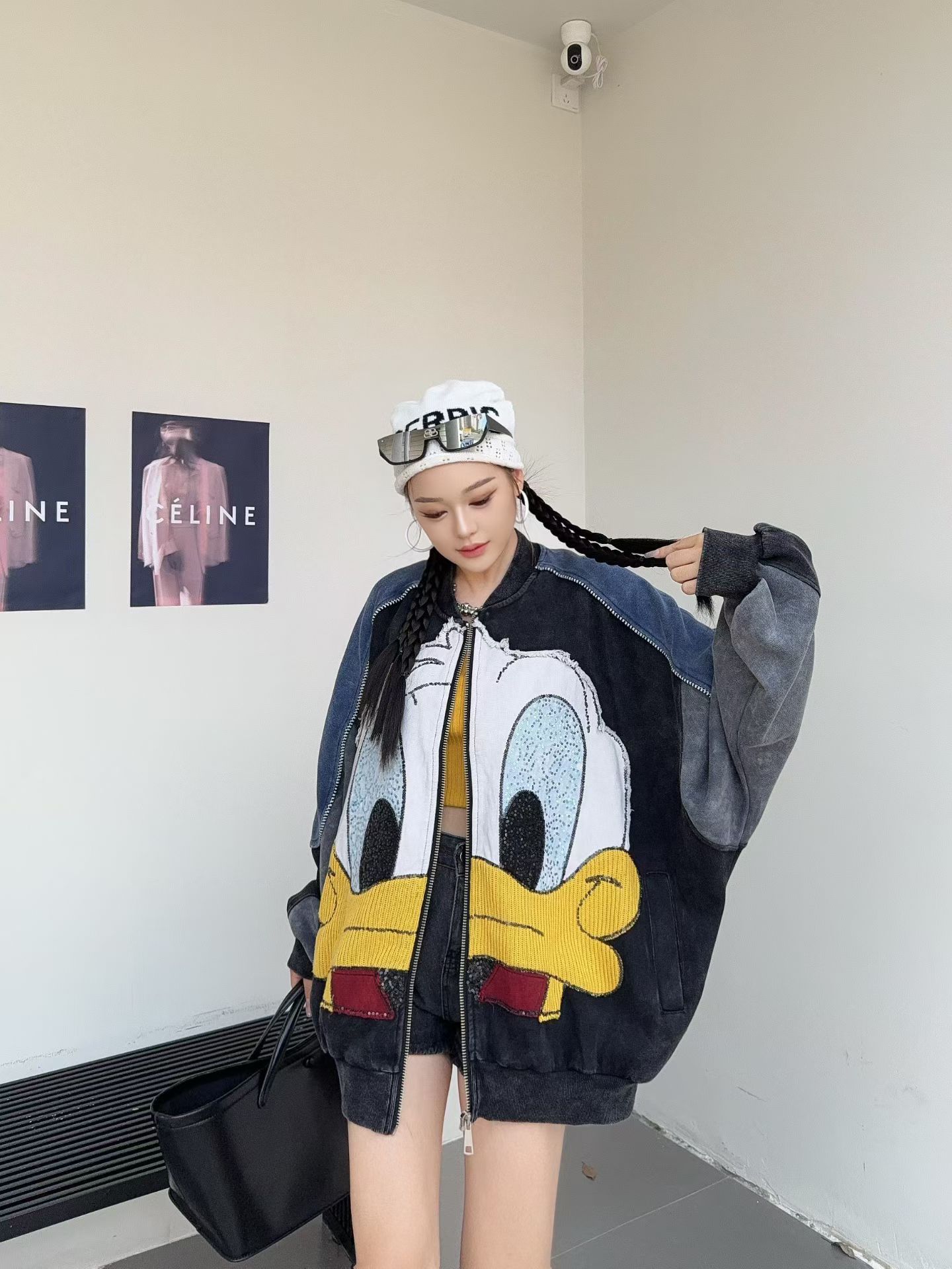 European heavy industry sticker embroidery Donald Duck cartoon baseball jersey cardigan jacket women s autumn heavy industry embroidery jacket trendy One size fits all чёрный