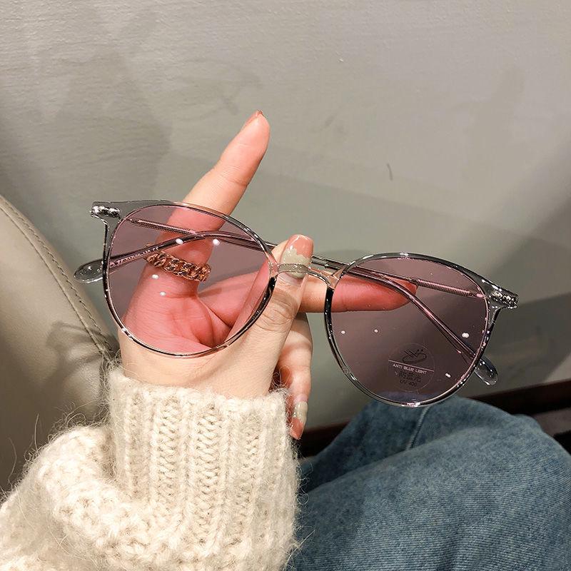 Women's Photosensitive Myopia Glasses: Stylish Korean Frames, Tea-Colored Lenses, Prescription-Friendly, Perfect for Bare-Faced Looks, Trending Now!