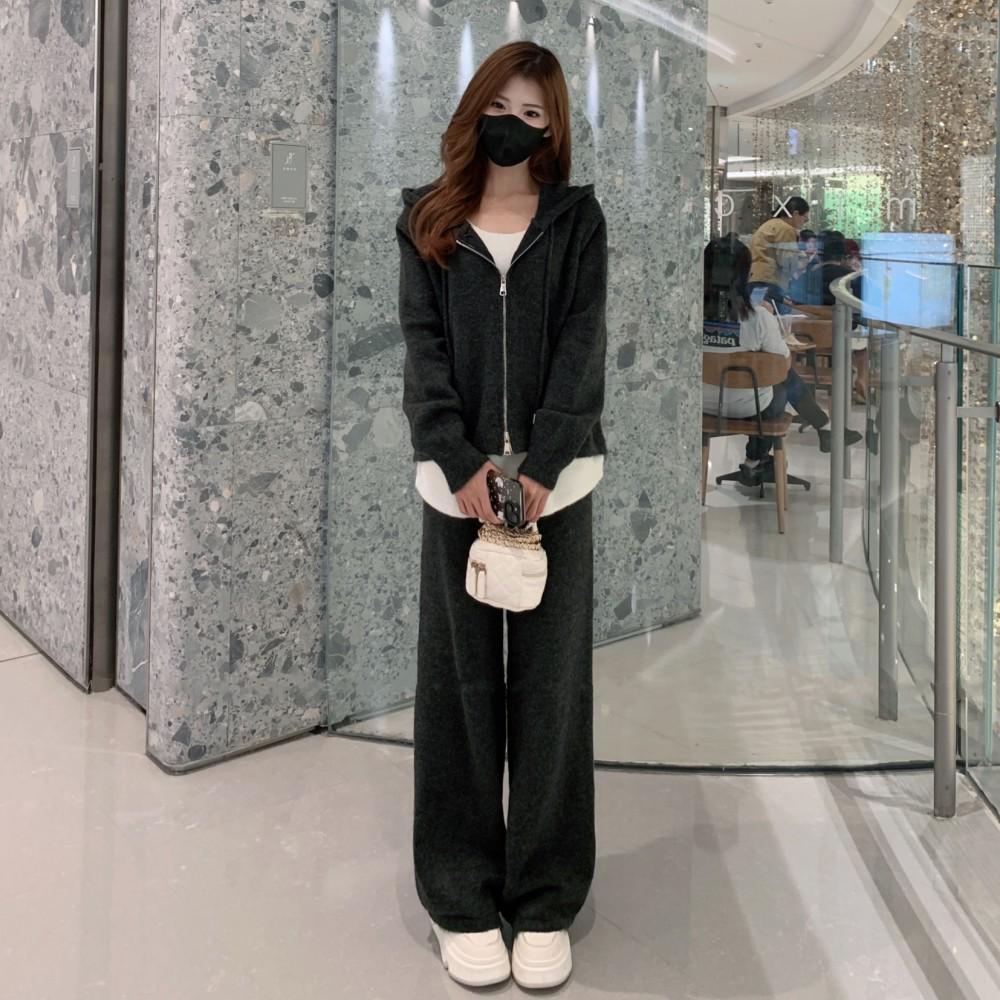 

Casual Faux Two-Piece Set: Hooded Sweatshirt & Wide-Leg Pants for Women - Autumn 2026 3XL [Recommended 140-155 lbs]