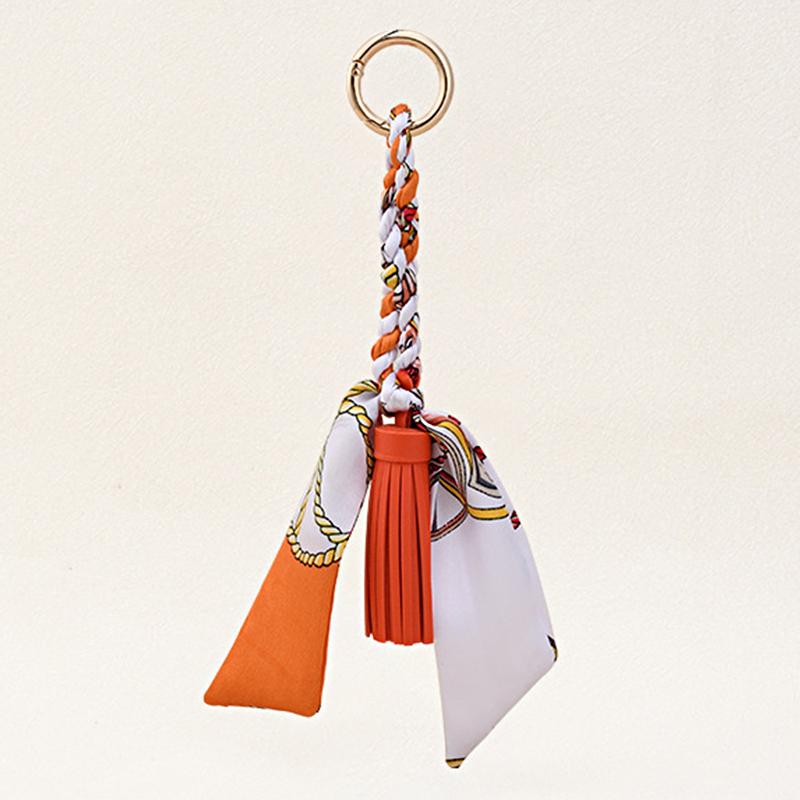Femme Alliage Tissé à la Main Polyester Pendentifs Sac Cadeau Créatif Porte-clés Supports Ornement Ruban de Soie Porte-clés Personnalité 9 Couleurs