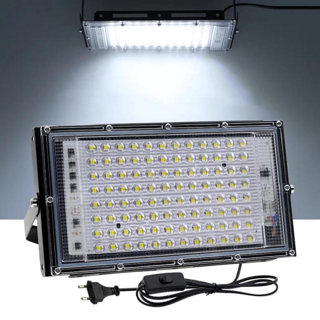 Durable Outdoor LED Floodlight, IP65 Waterproof, 50W/100W, AC220V