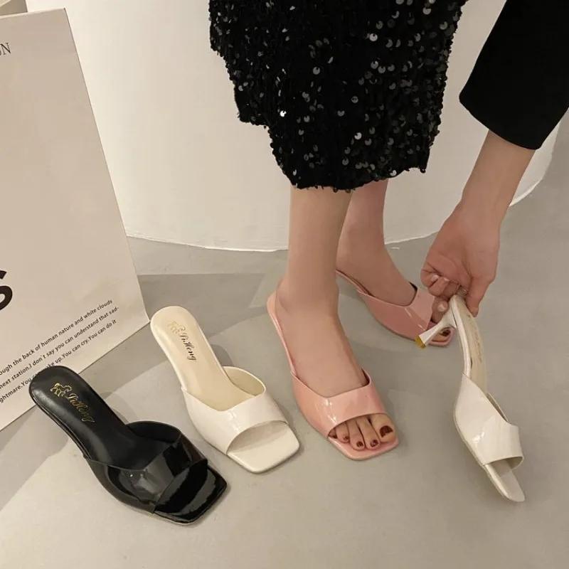 Neue Damenschuhe Europäische und Amerikanische Mode Eckige Spitze Dünner Hoher Absatz Sexy Pantoletten Damen Zapatos De Mujer 2024