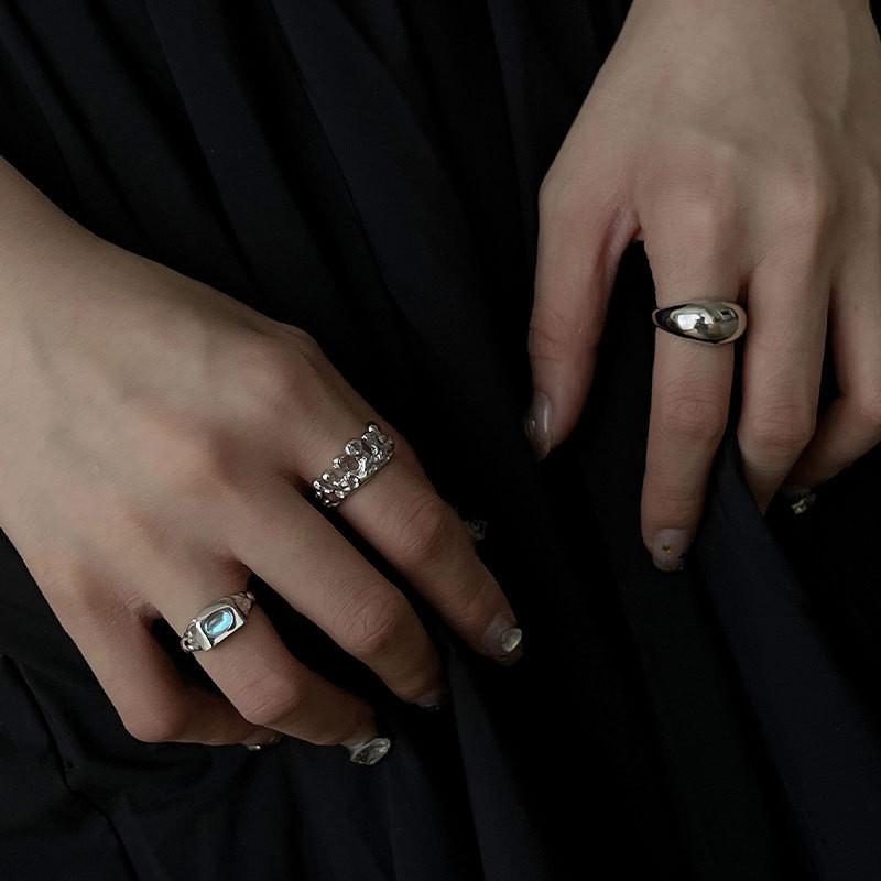 S925 Unique Silver Adjustable Ring For Women Highlighting Mesmerizing Moonstone Blue And