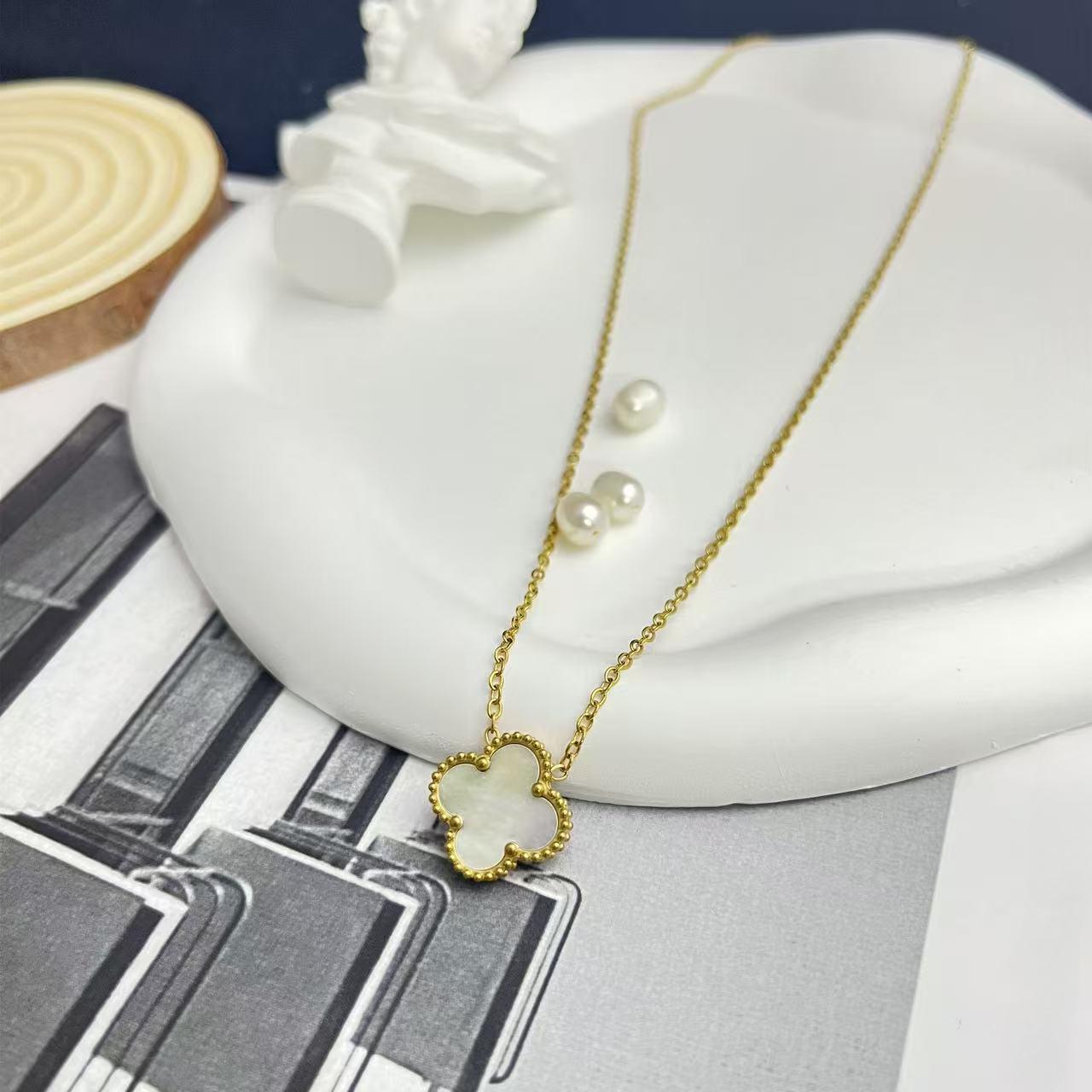 

15 мм ожерелье с четырехлистным клевером для женщин 18k двухсторонняя цепочка на ключицу подвеска на удачу ювелирные изделия из титановой стали 18K белый