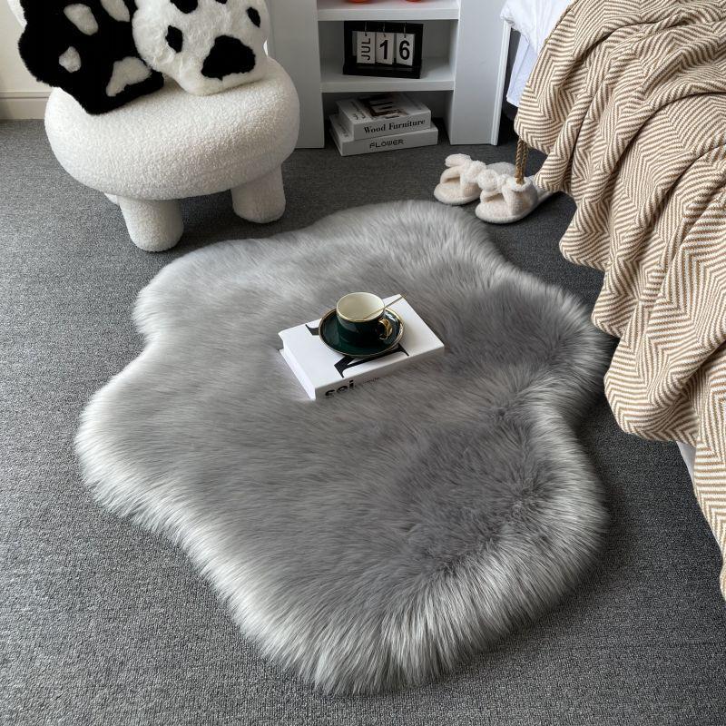 Heart-Shaped Plush Rug for Bedroom & Living Room - Cloud Style