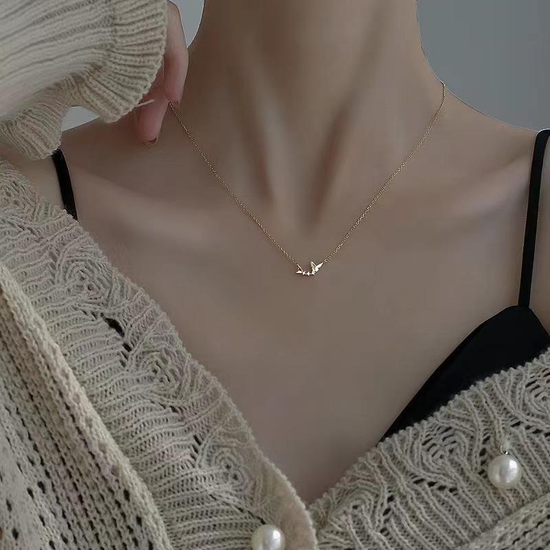 Korean Zinc Alloy Color Cute White Dove Necklace for Women Fashion Simple Temperament Zircon Clavicle Chain Necklace Jewlery