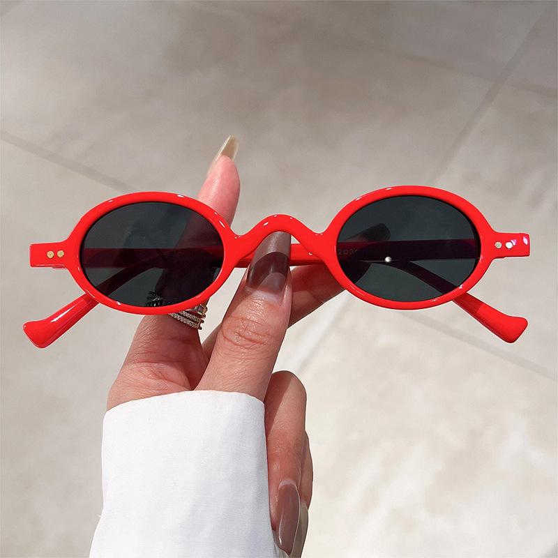 Luxury Brand Designer Oval Sunglasses Women For Men Fashion Vintage Punk Trendy Sun Glasses Small Frame Rivet Hip Hop Shades Uv