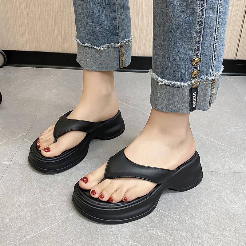 Cool Slippers Women's Summer Wear 2025 New Versatile Casual Non-slip Beach Sandals Lazy Fashion Thick-soled Flip-flops