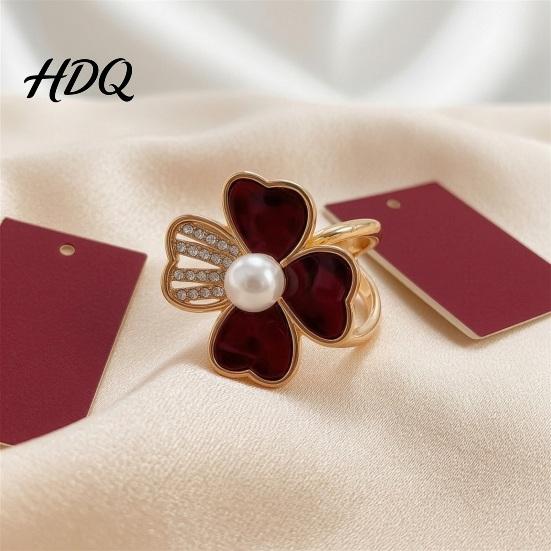 Vintage Clover Scarf Accessory Four-Leaf Ring Rhinestone Slide Elegant Buckle Faux Pearl Holder for Women Shirts Shawls Neckerchiefs Secure Fit Clip